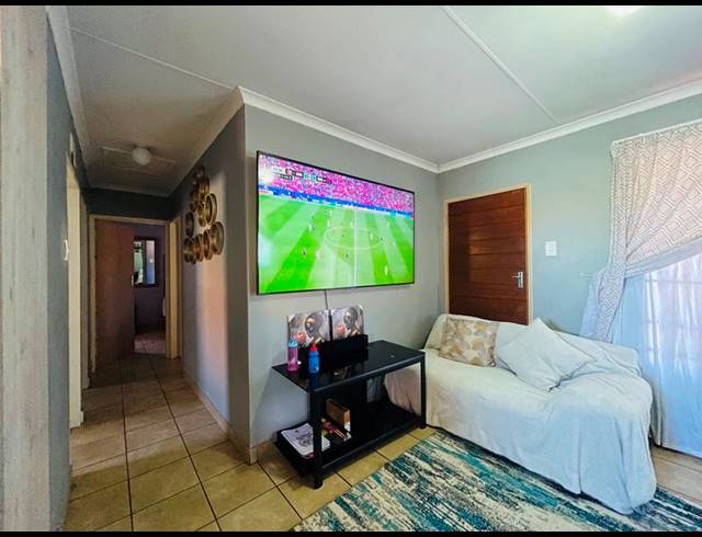 3 BEDROOM HOUSE FOR SALE IN SKY CITY
